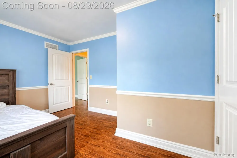 38757 Plumbrook Drive Farmington Hills City, MI 48331