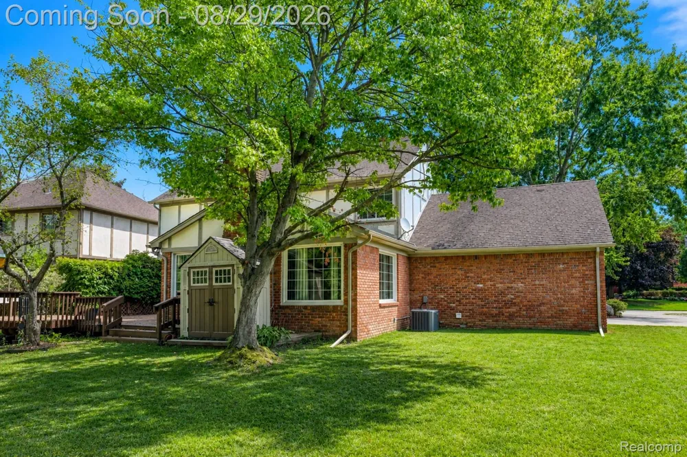 38757 Plumbrook Drive Farmington Hills City, MI 48331