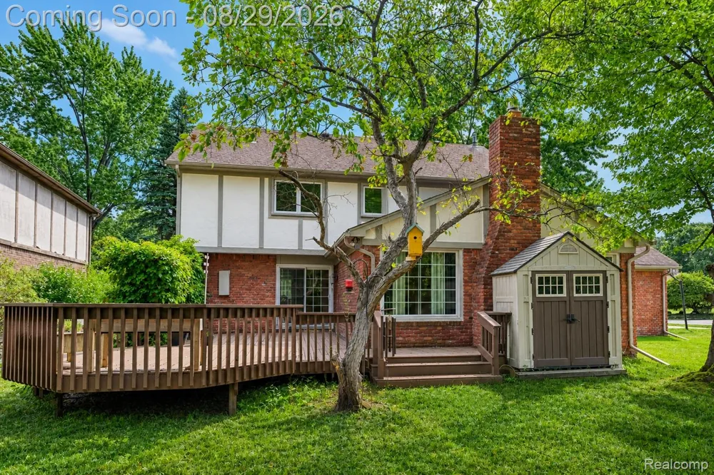 38757 Plumbrook Drive Farmington Hills City, MI 48331