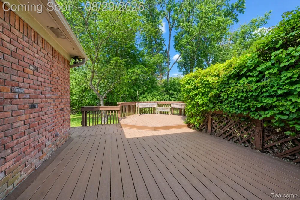 38757 Plumbrook Drive Farmington Hills City, MI 48331