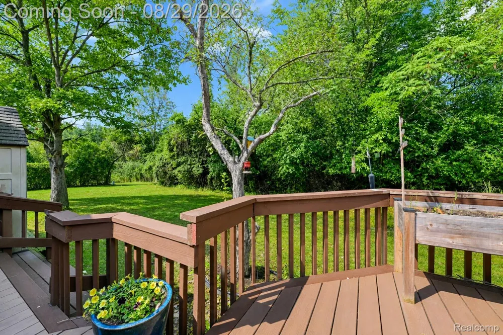 38757 Plumbrook Drive Farmington Hills City, MI 48331
