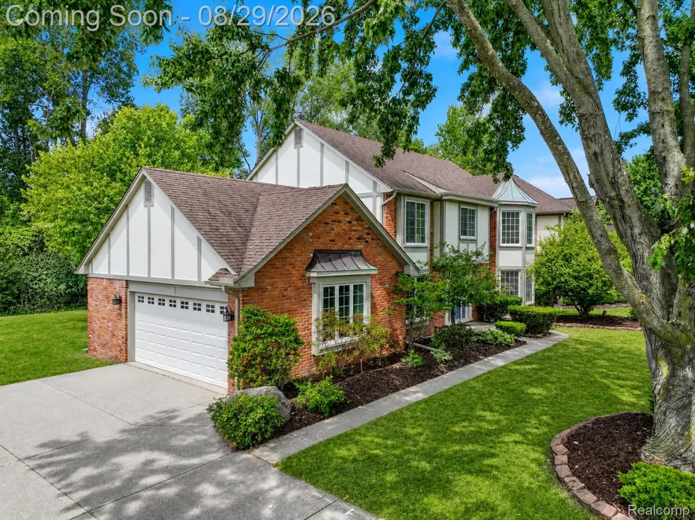 38757 Plumbrook Drive Farmington Hills City, MI 48331