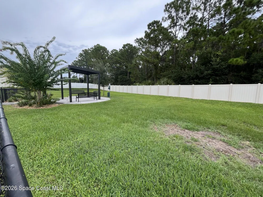 406 Three Oaks Drive Edgewater, FL 32141