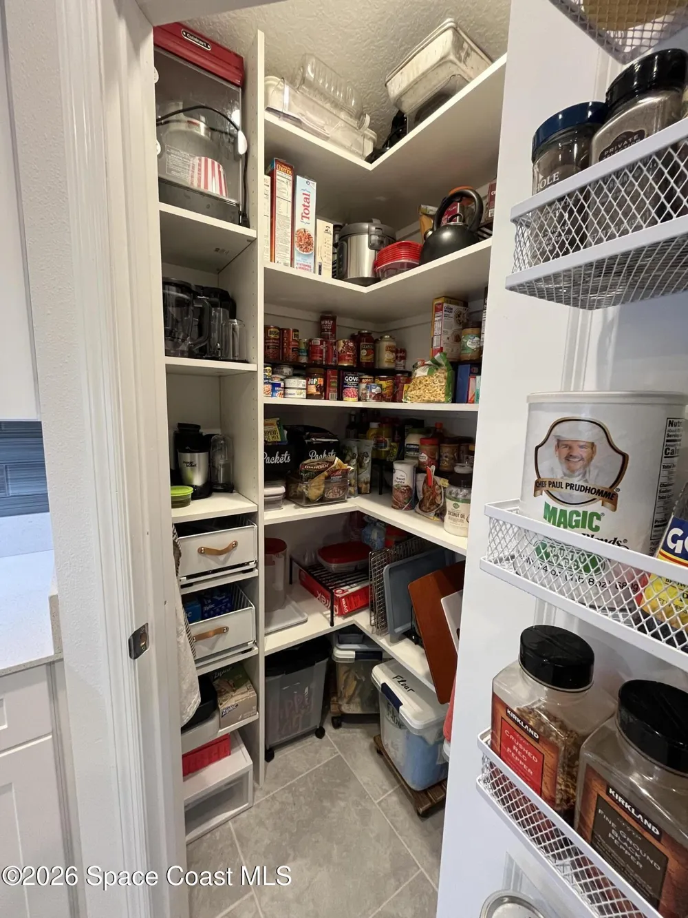 406 Three Oaks Drive Edgewater, FL 32141