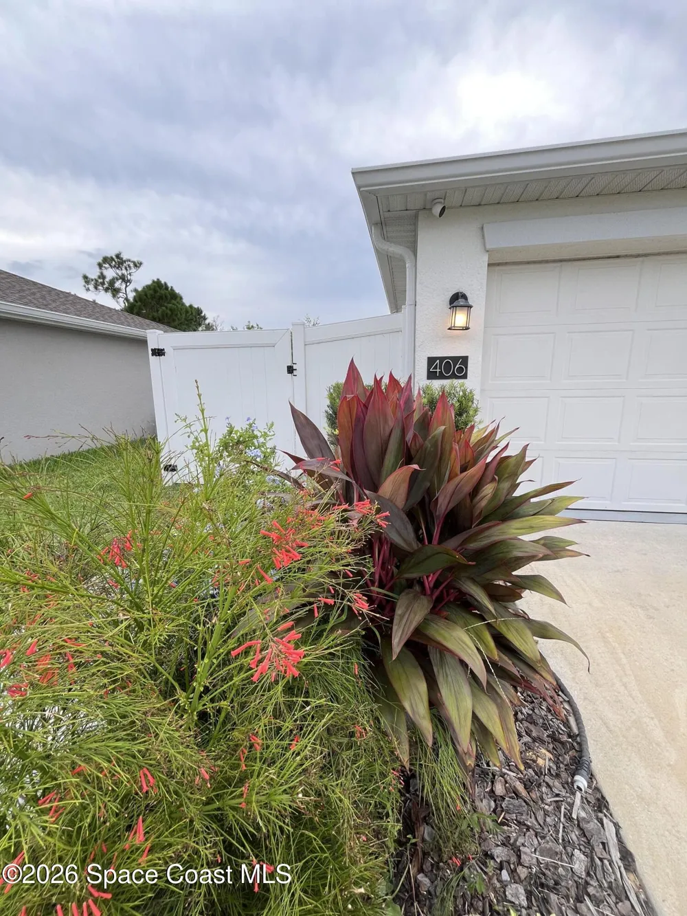 406 Three Oaks Drive Edgewater, FL 32141