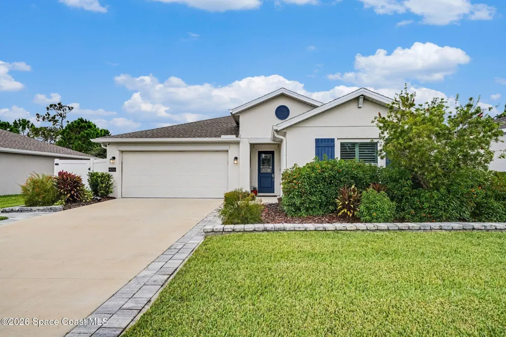 406 Three Oaks Drive Edgewater, FL 32141