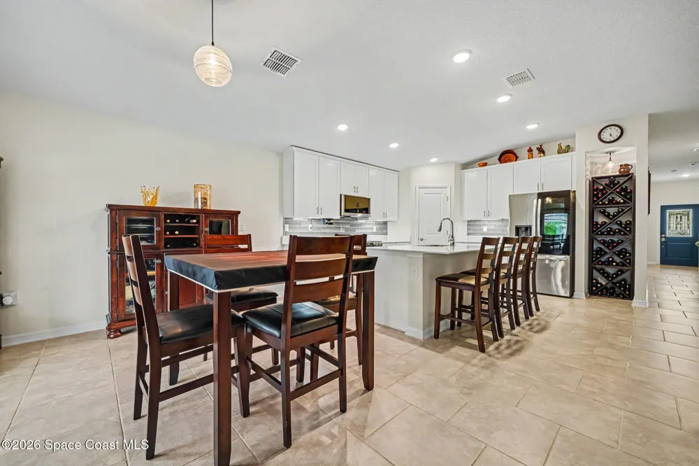 406 Three Oaks Drive Edgewater, FL 32141