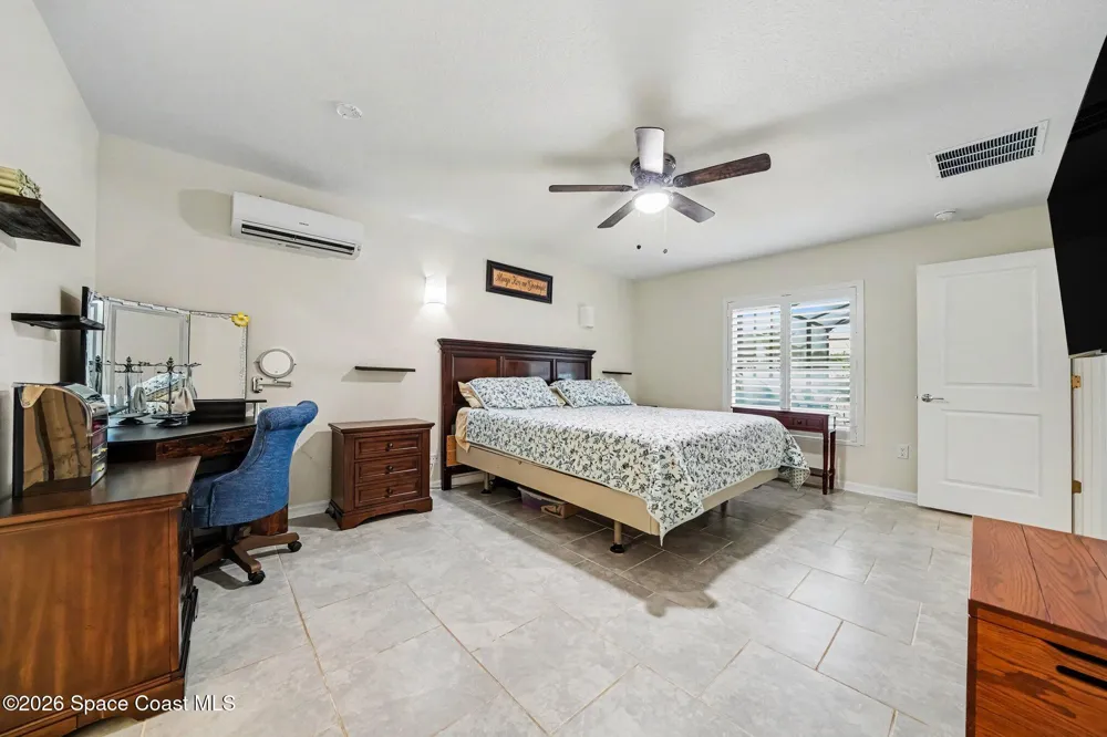 406 Three Oaks Drive Edgewater, FL 32141