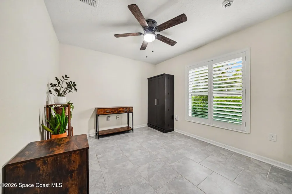 406 Three Oaks Drive Edgewater, FL 32141
