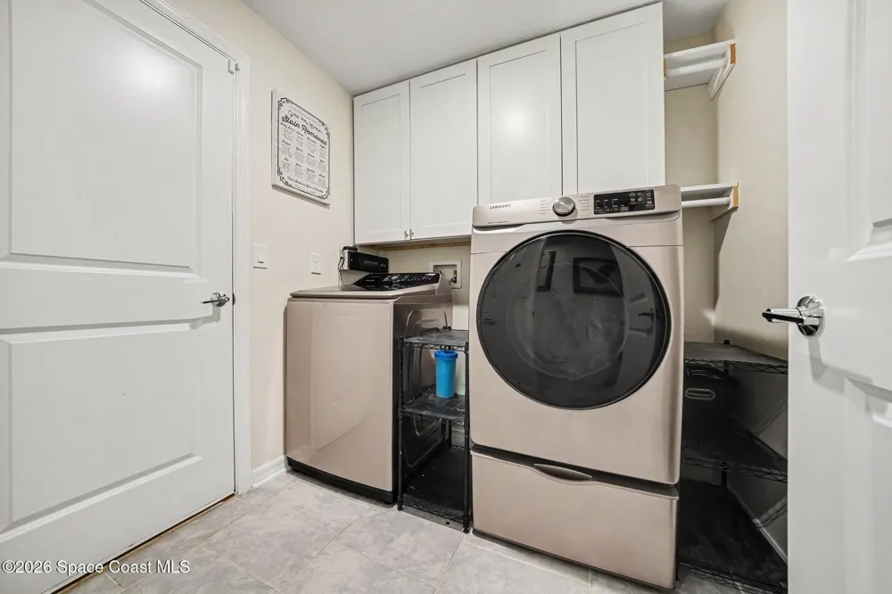 406 Three Oaks Drive Edgewater, FL 32141