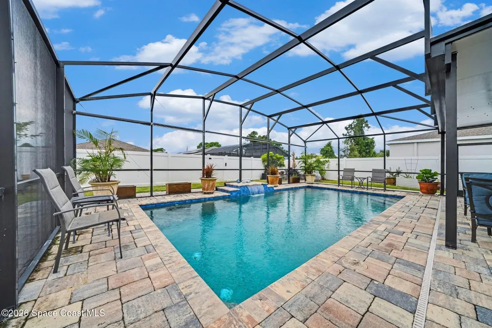 406 Three Oaks Drive Edgewater, FL 32141