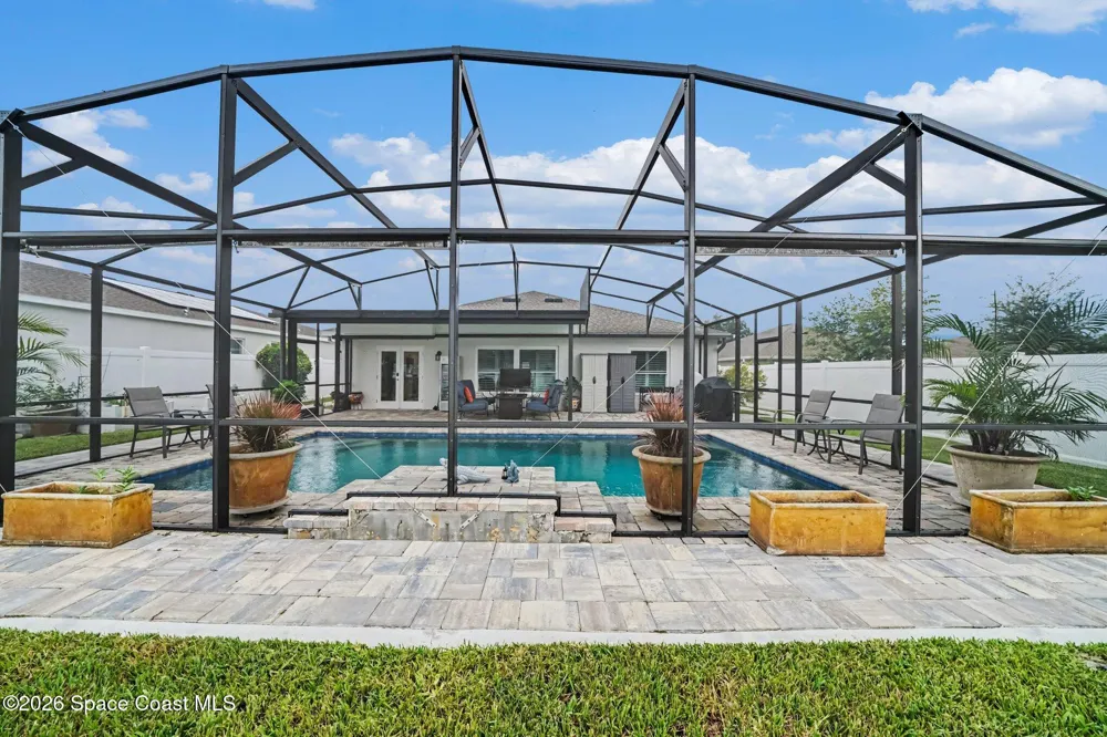 406 Three Oaks Drive Edgewater, FL 32141