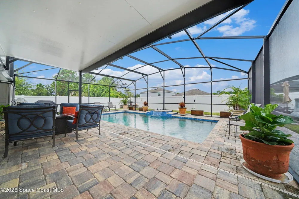 406 Three Oaks Drive Edgewater, FL 32141