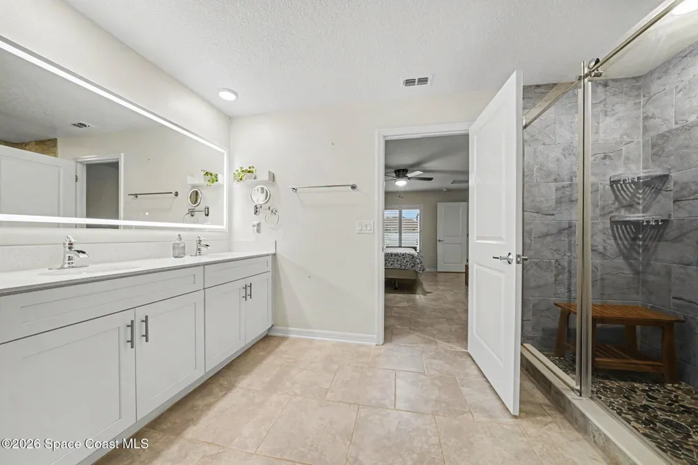 406 Three Oaks Drive Edgewater, FL 32141