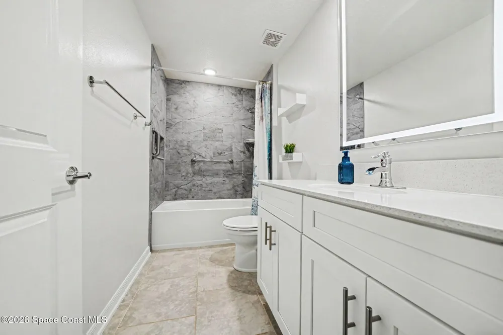 406 Three Oaks Drive Edgewater, FL 32141