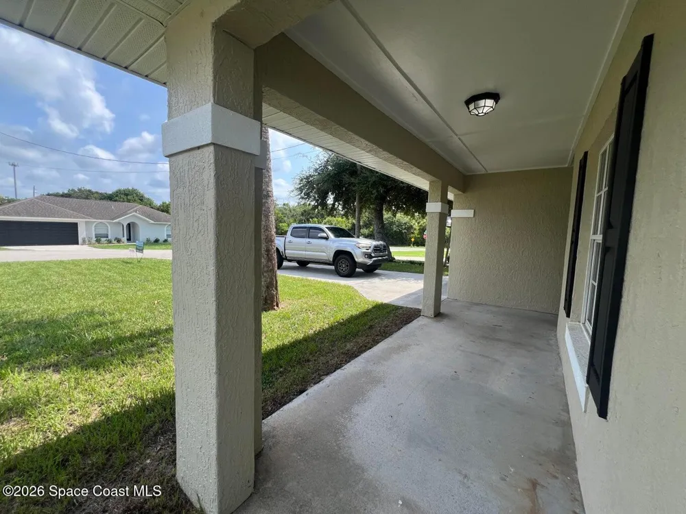 225 12th Street SW Vero Beach, FL 32962