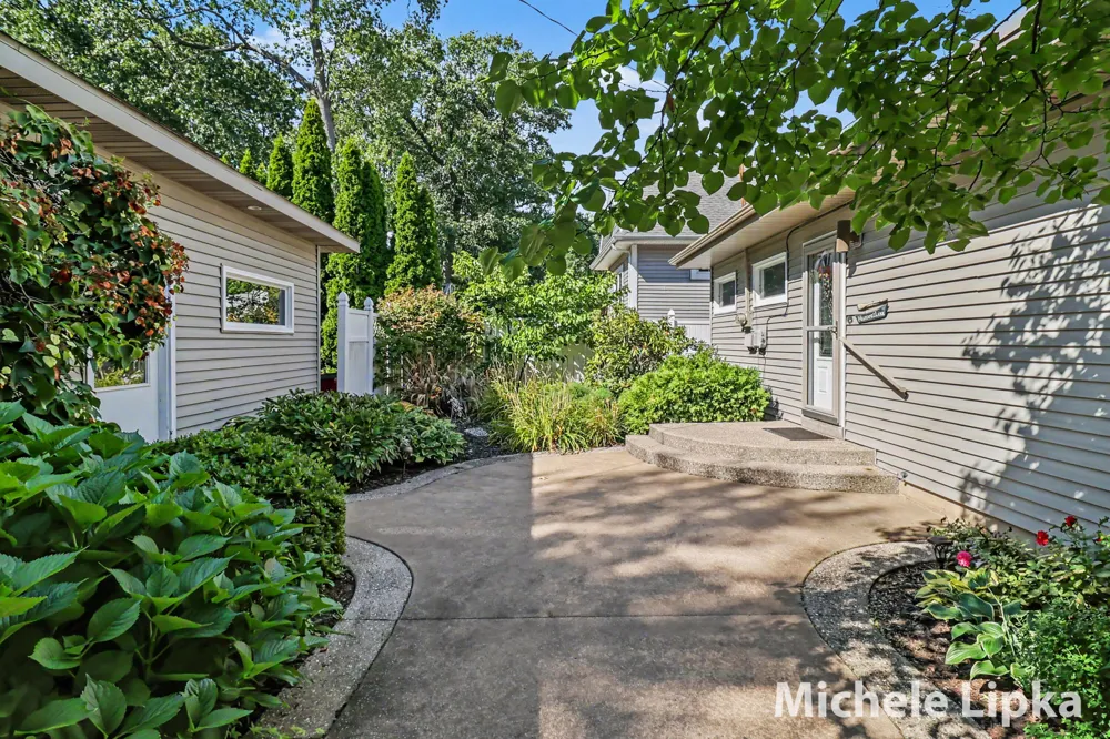 570 Bear Lake Road Muskegon, MI 49445