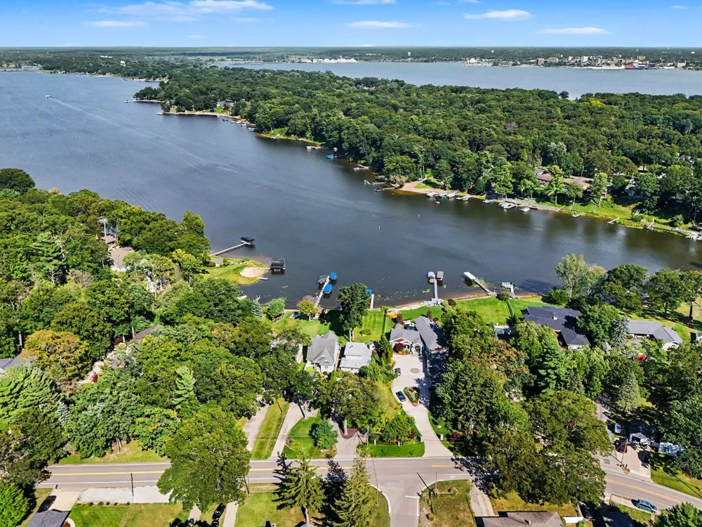 570 Bear Lake Road Muskegon, MI 49445