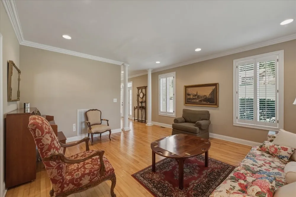 2131 Breckenridge St Athens, TN 37303