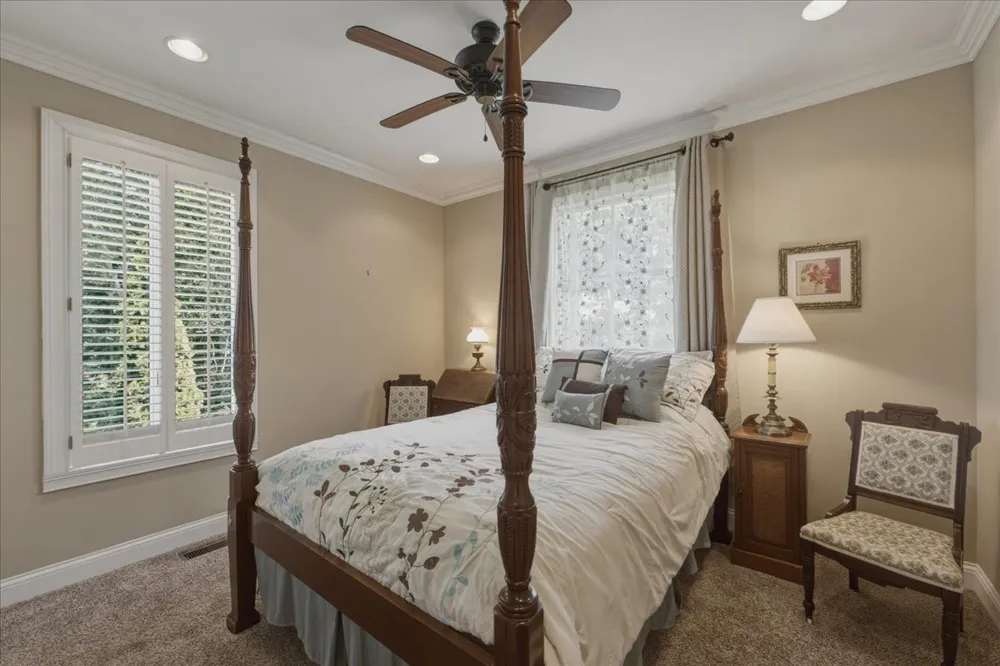 2131 Breckenridge St Athens, TN 37303