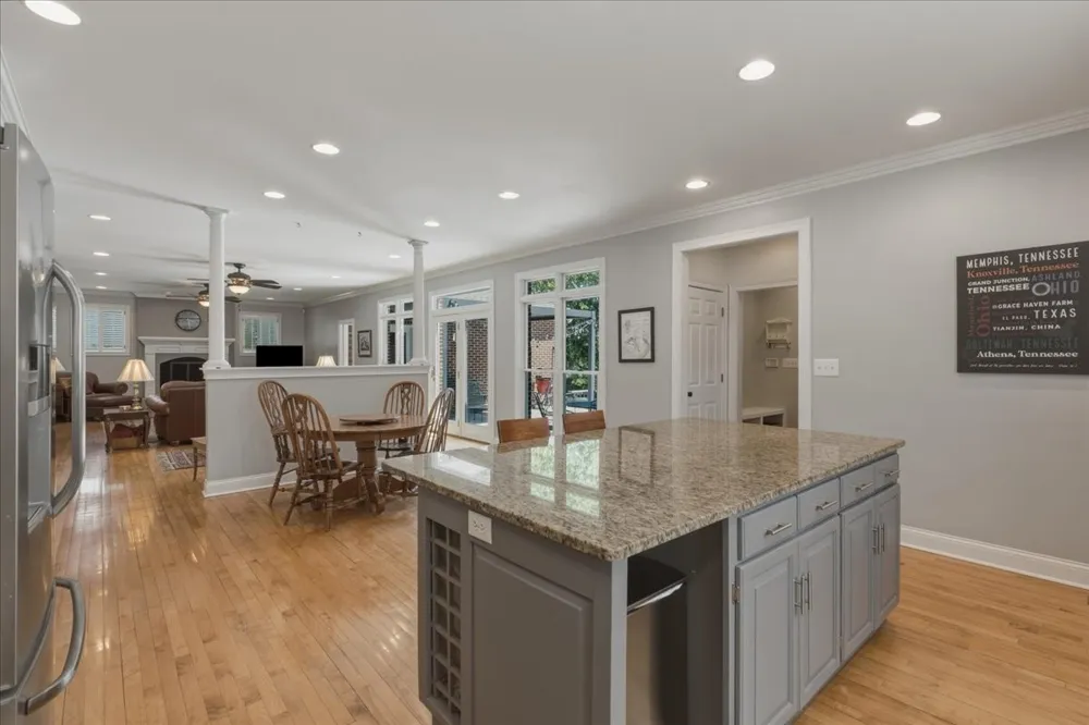2131 Breckenridge St Athens, TN 37303