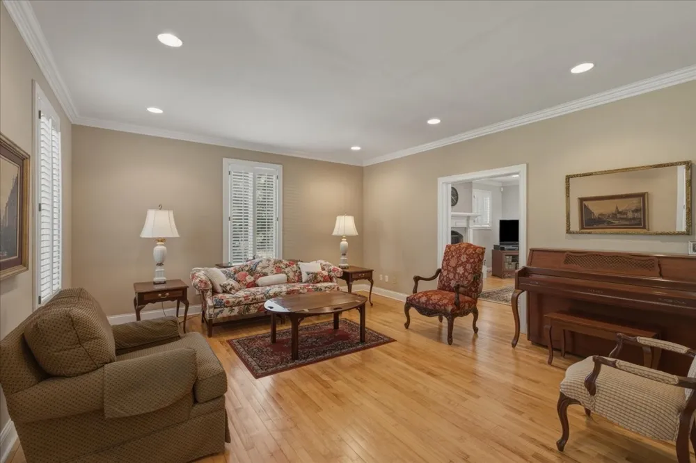 2131 Breckenridge St Athens, TN 37303