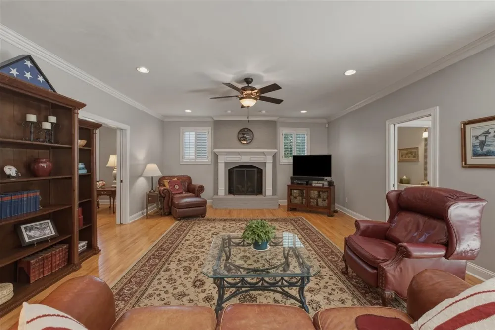 2131 Breckenridge St Athens, TN 37303