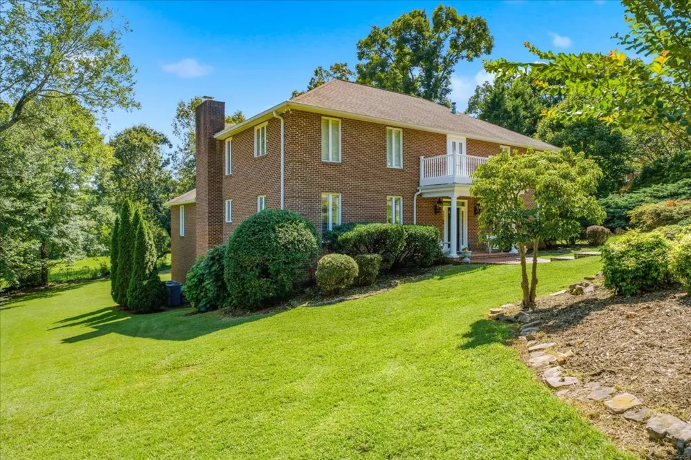 2131 Breckenridge St Athens, TN 37303