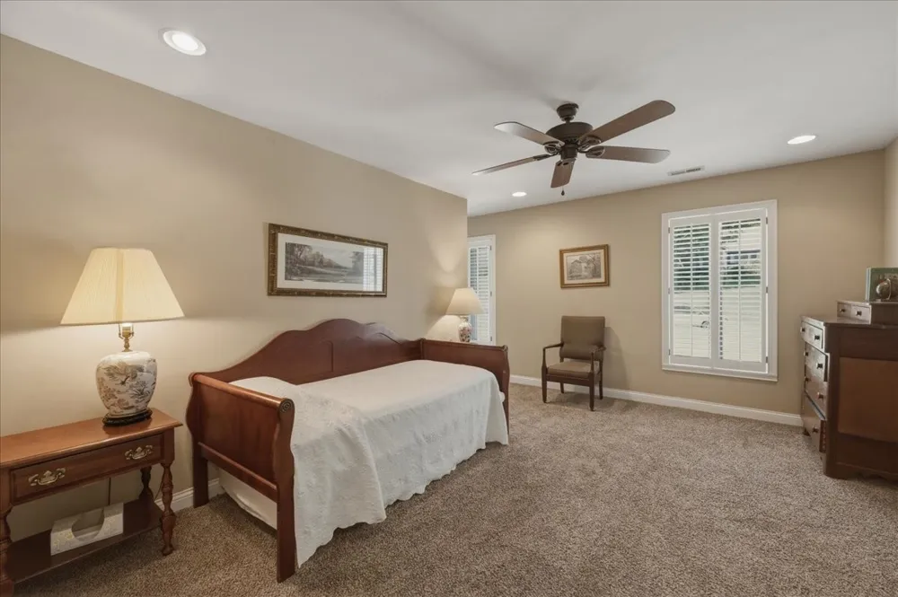 2131 Breckenridge St Athens, TN 37303