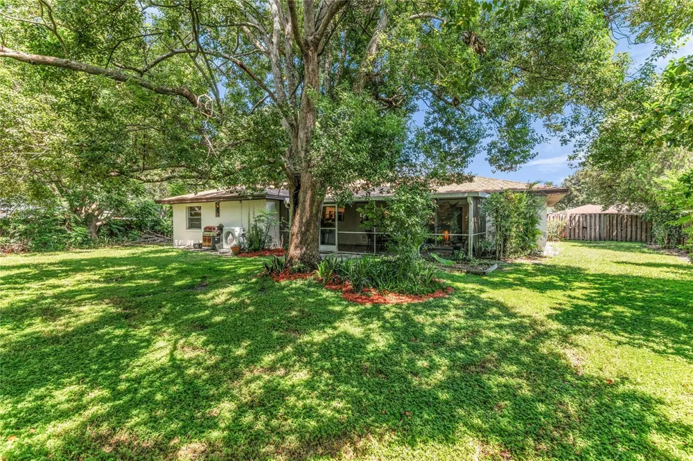 8142 GOLDEN SANDS DRIVE Orlando, FL 32819