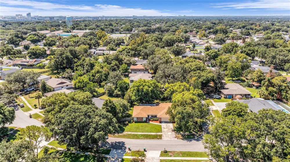 8142 GOLDEN SANDS DRIVE Orlando, FL 32819