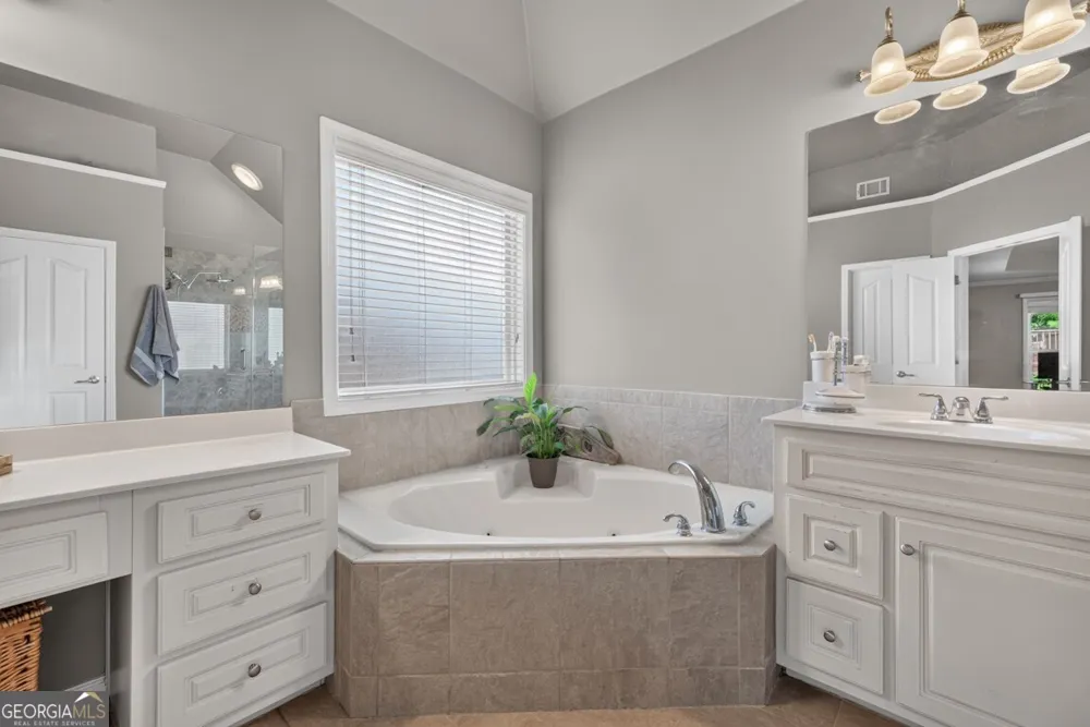 1543 Navigator CIR NE Dacula, GA 30019