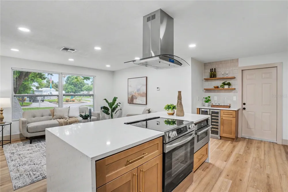 11928 TEMPLE CT Seminole, FL 33772