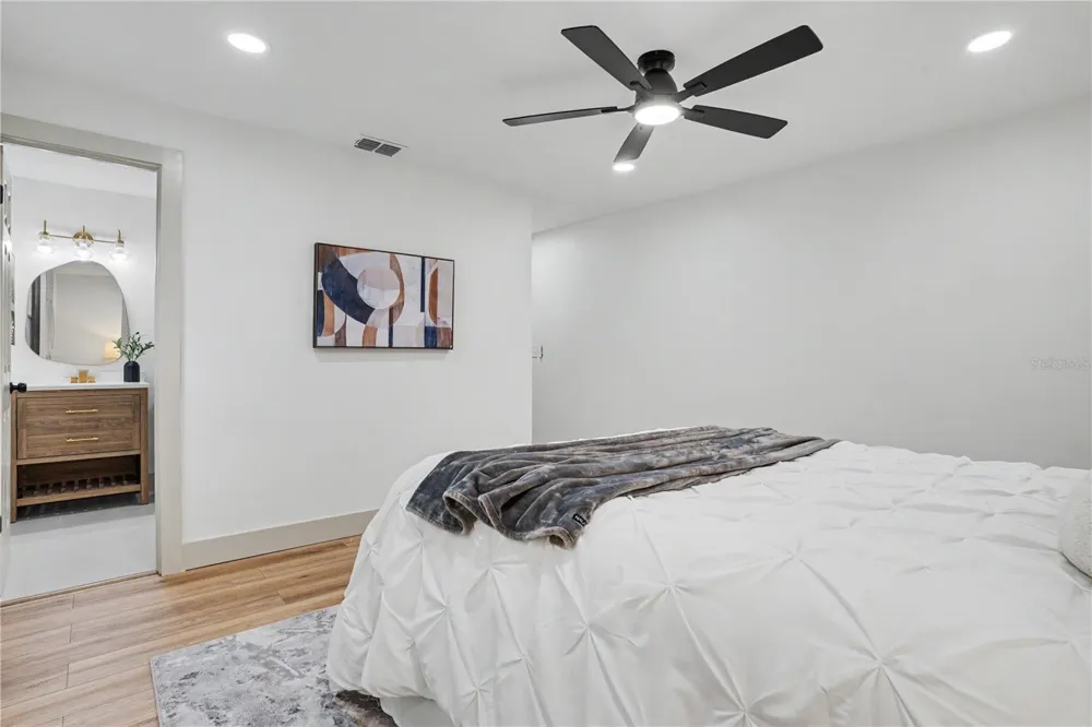 11928 TEMPLE CT Seminole, FL 33772