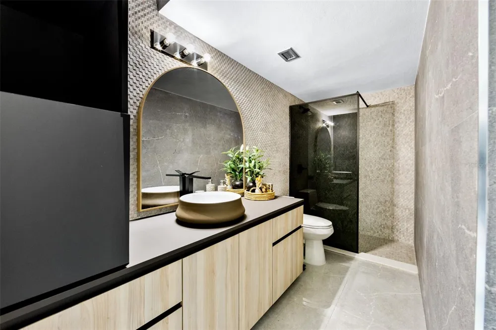 16 CARRION COURT #103 San Juan, PR 00911
