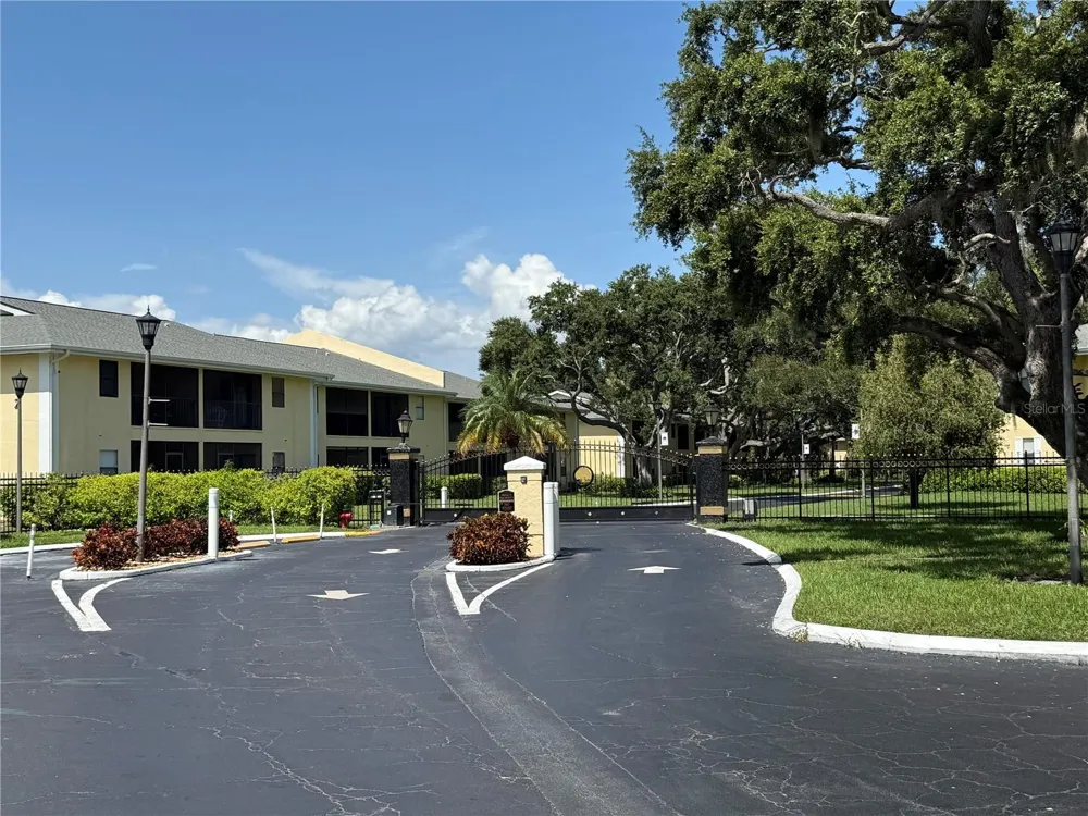 3001 58TH AVENUE S #613 St Petersburg, FL 33712