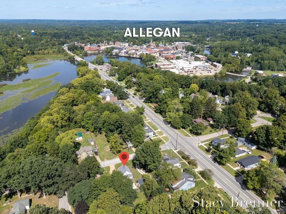 308 4th Street Allegan, MI 49010