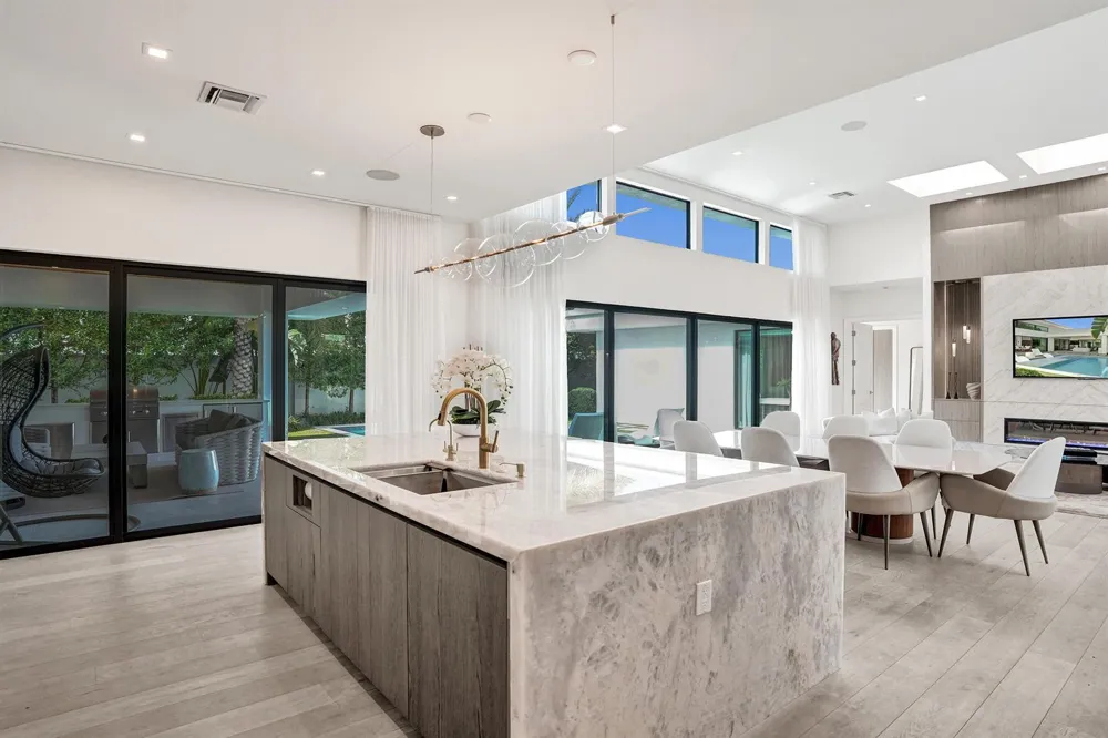 7 Tahoe Lane Sea Ranch Lakes, FL 33308