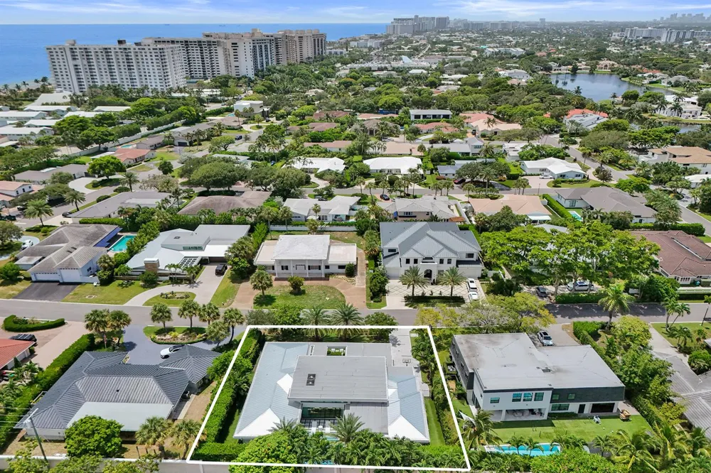 7 Tahoe Lane Sea Ranch Lakes, FL 33308