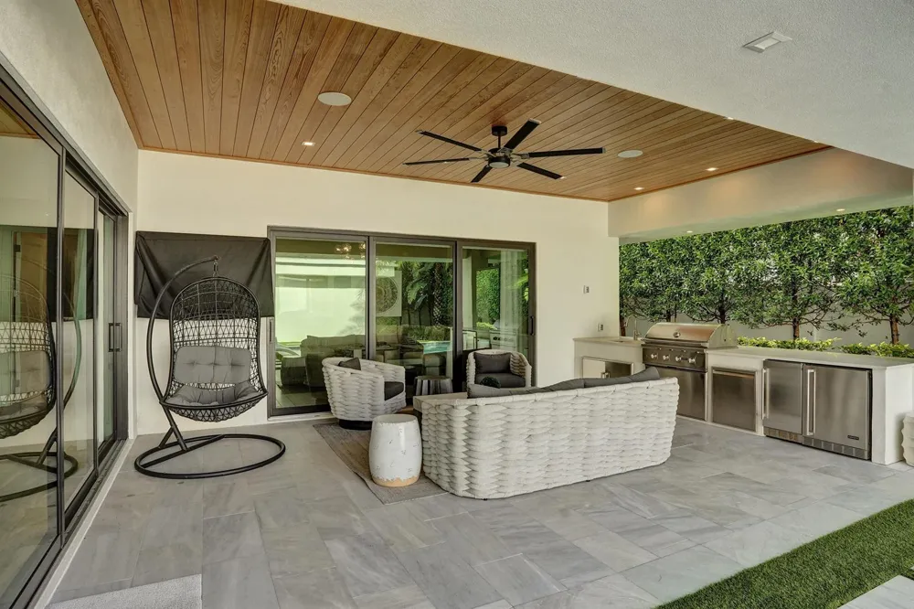 7 Tahoe Lane Sea Ranch Lakes, FL 33308
