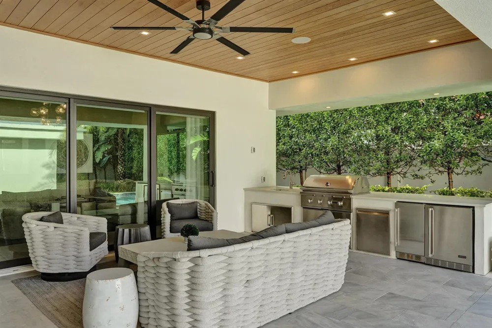7 Tahoe Lane Sea Ranch Lakes, FL 33308