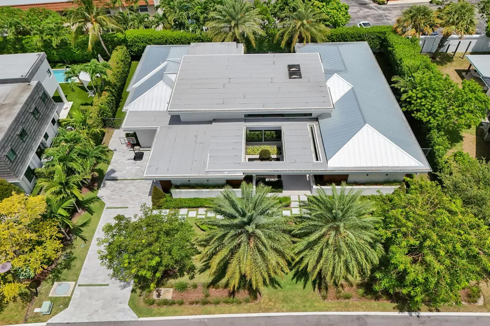 7 Tahoe Lane Sea Ranch Lakes, FL 33308