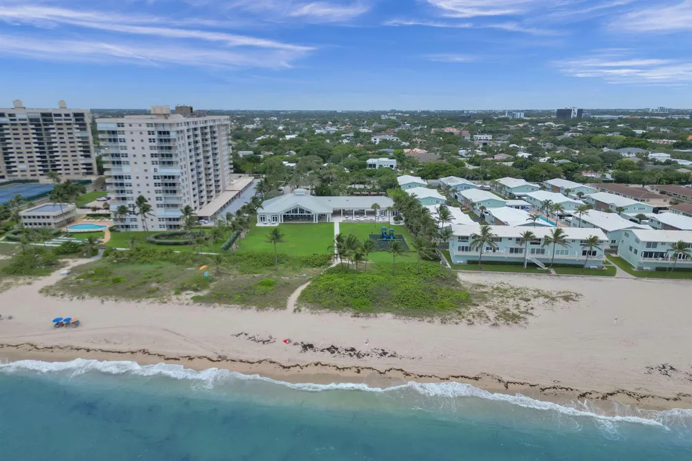 7 Tahoe Lane Sea Ranch Lakes, FL 33308