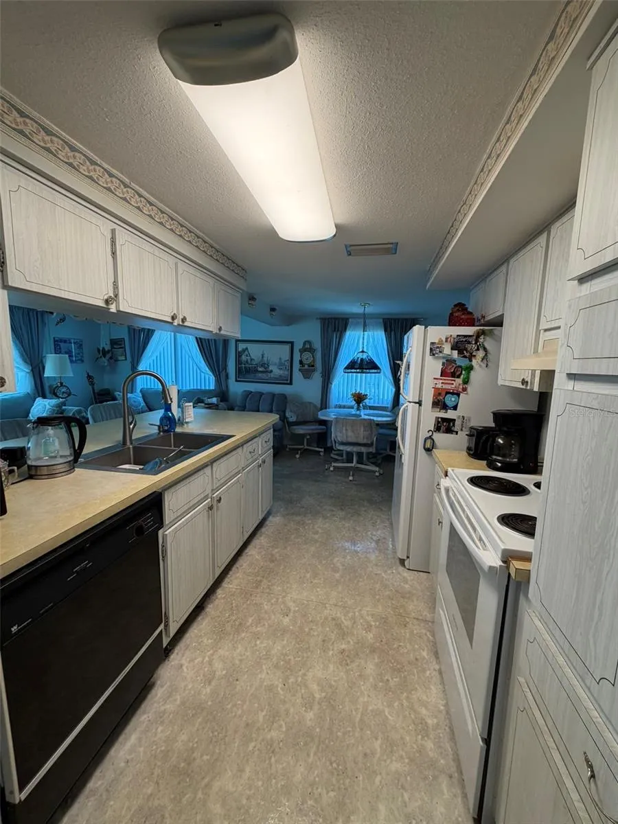 1332 FLOTILLA DRIVE Holiday, FL 34690