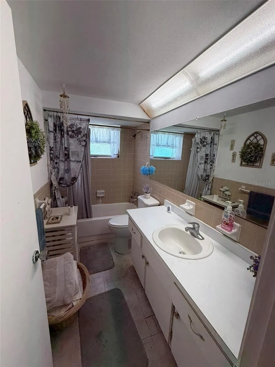1332 FLOTILLA DRIVE Holiday, FL 34690