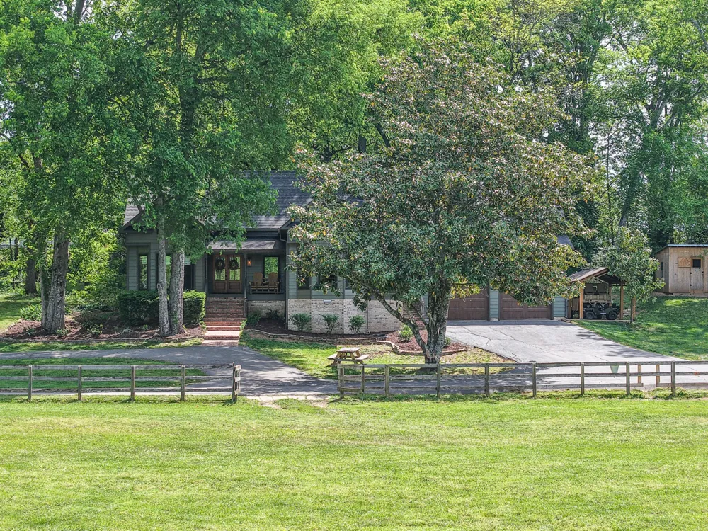 2153 Williamsport Pike Columbia, TN 38401