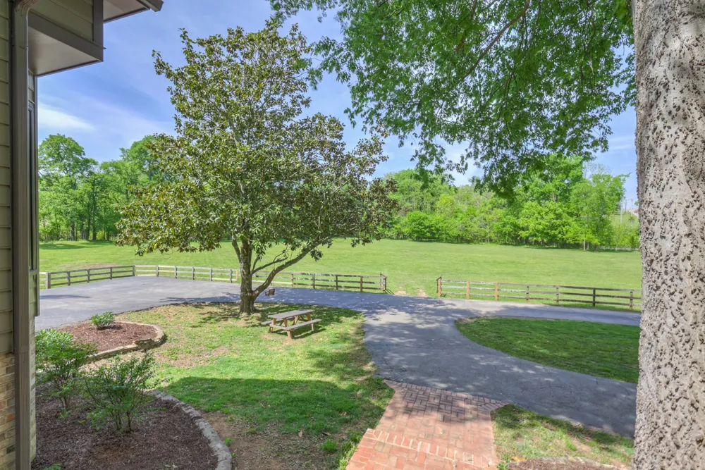 2153 Williamsport Pike Columbia, TN 38401