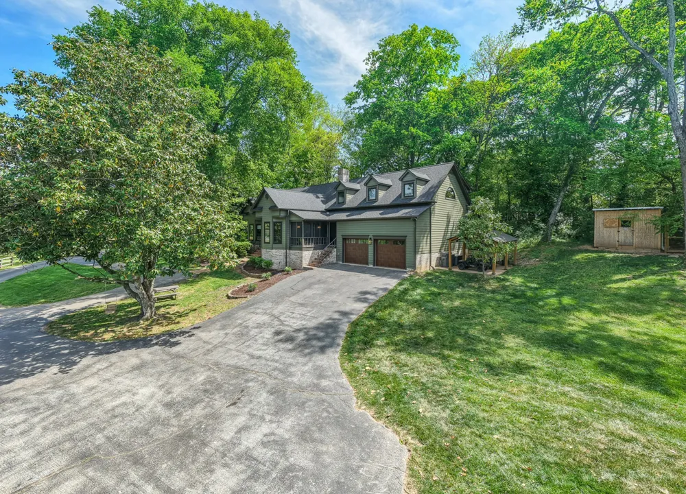 2153 Williamsport Pike Columbia, TN 38401