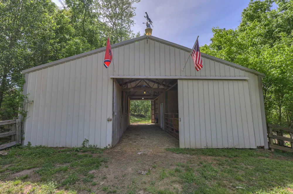 2153 Williamsport Pike Columbia, TN 38401