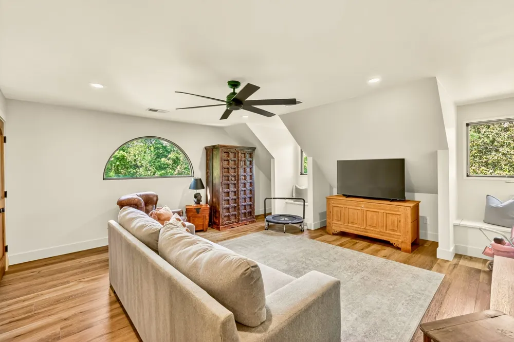 2153 Williamsport Pike Columbia, TN 38401